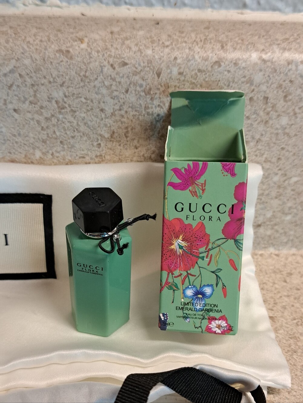Gucci Flora Perfume Set - Picture 3 of 8